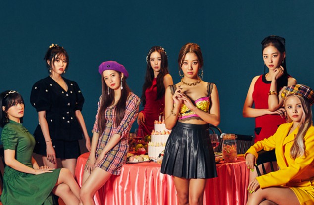 韩国七人女团CLC公布了新LOGO和官方支持色。
