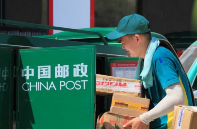 中国邮政微调LOGO标准文字和颜色，绿色越来越深